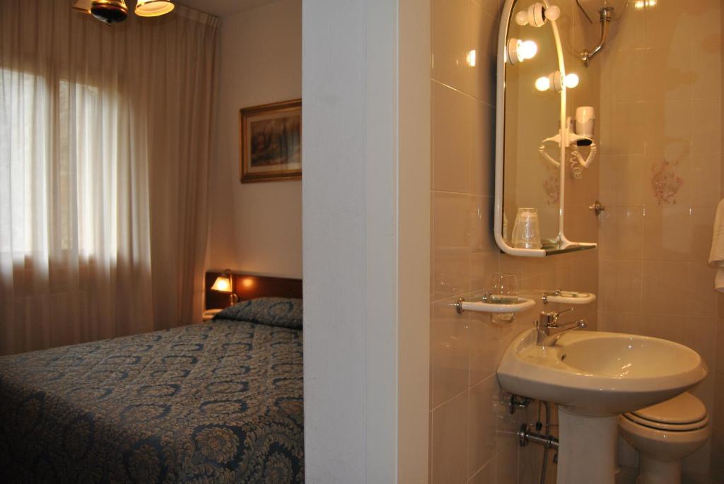 Hotel Archimede Reggello Pokoj fotografie